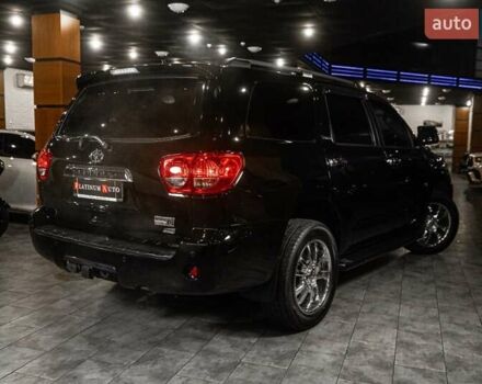 Черный Тойота Секвойя, объемом двигателя 5.7 л и пробегом 330 тыс. км за 34900 $, фото 2 на Automoto.ua