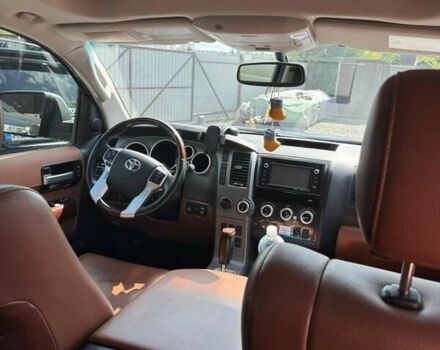 Чорний Тойота Секвойя, об'ємом двигуна 5.7 л та пробігом 305 тис. км за 35000 $, фото 3 на Automoto.ua