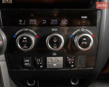 Черный Тойота Секвойя, объемом двигателя 5.7 л и пробегом 330 тыс. км за 34900 $, фото 33 на Automoto.ua