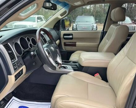 Черный Тойота Секвойя, объемом двигателя 5.7 л и пробегом 89 тыс. км за 20000 $, фото 7 на Automoto.ua