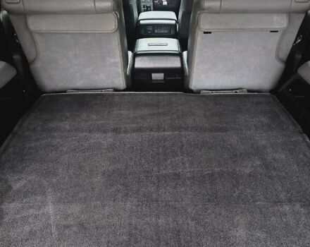 Черный Тойота Секвойя, объемом двигателя 5.7 л и пробегом 342 тыс. км за 40000 $, фото 5 на Automoto.ua