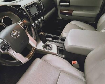 Черный Тойота Секвойя, объемом двигателя 5.7 л и пробегом 342 тыс. км за 40000 $, фото 8 на Automoto.ua