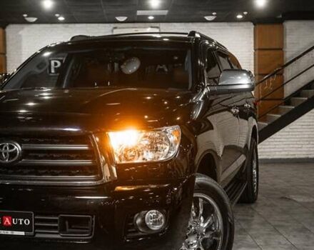 Черный Тойота Секвойя, объемом двигателя 5.7 л и пробегом 330 тыс. км за 34900 $, фото 5 на Automoto.ua