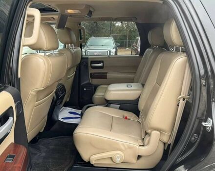 Черный Тойота Секвойя, объемом двигателя 5.7 л и пробегом 89 тыс. км за 20000 $, фото 11 на Automoto.ua