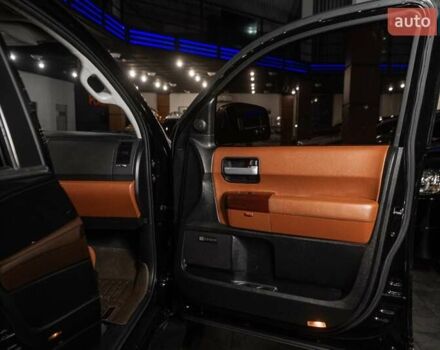 Черный Тойота Секвойя, объемом двигателя 5.7 л и пробегом 330 тыс. км за 34900 $, фото 53 на Automoto.ua