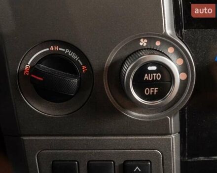 Черный Тойота Секвойя, объемом двигателя 5.7 л и пробегом 330 тыс. км за 34900 $, фото 36 на Automoto.ua