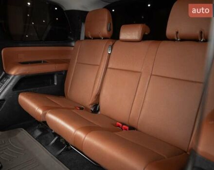 Черный Тойота Секвойя, объемом двигателя 5.7 л и пробегом 330 тыс. км за 34900 $, фото 9 на Automoto.ua