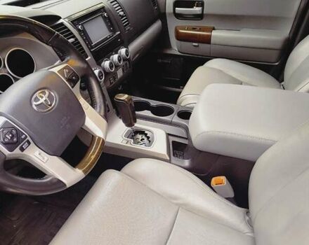 Черный Тойота Секвойя, объемом двигателя 5.7 л и пробегом 342 тыс. км за 40000 $, фото 12 на Automoto.ua