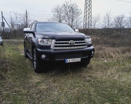 Черный Тойота Секвойя, объемом двигателя 5.7 л и пробегом 342 тыс. км за 40000 $, фото 2 на Automoto.ua