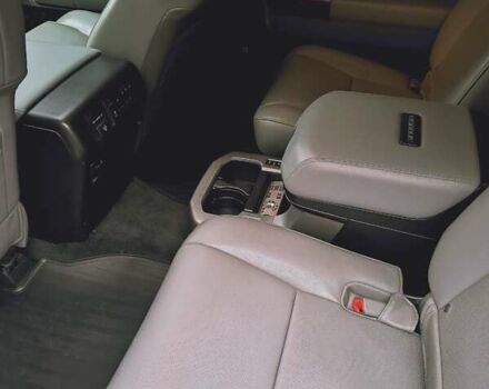 Черный Тойота Секвойя, объемом двигателя 5.7 л и пробегом 342 тыс. км за 40000 $, фото 11 на Automoto.ua