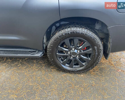 Чорний Тойота Секвойя, об'ємом двигуна 5.66 л та пробігом 120 тис. км за 27600 $, фото 16 на Automoto.ua