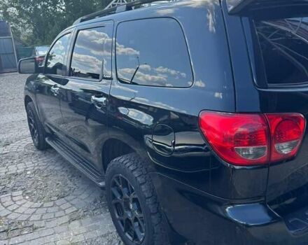 Черный Тойота Секвойя, объемом двигателя 5.7 л и пробегом 305 тыс. км за 33000 $, фото 9 на Automoto.ua