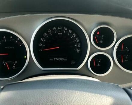 Черный Тойота Секвойя, объемом двигателя 5.7 л и пробегом 280 тыс. км за 27500 $, фото 17 на Automoto.ua