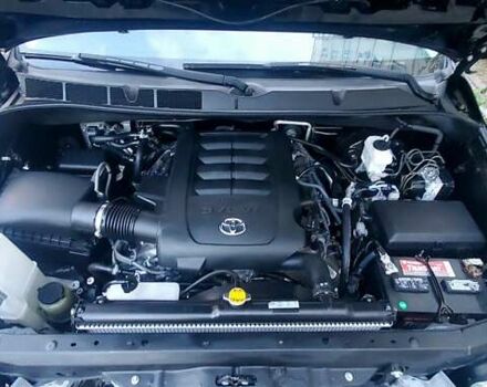 Черный Тойота Секвойя, объемом двигателя 5.7 л и пробегом 280 тыс. км за 27500 $, фото 32 на Automoto.ua