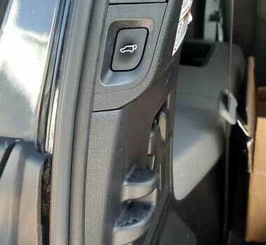 Черный Тойота Секвойя, объемом двигателя 5.7 л и пробегом 280 тыс. км за 27500 $, фото 26 на Automoto.ua