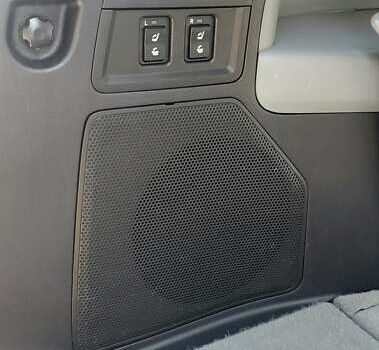 Черный Тойота Секвойя, объемом двигателя 5.7 л и пробегом 280 тыс. км за 27500 $, фото 25 на Automoto.ua