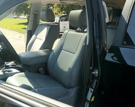 Черный Тойота Секвойя, объемом двигателя 5.7 л и пробегом 280 тыс. км за 27500 $, фото 30 на Automoto.ua