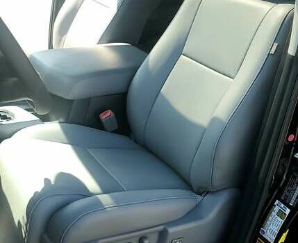 Черный Тойота Секвойя, объемом двигателя 5.7 л и пробегом 280 тыс. км за 27500 $, фото 11 на Automoto.ua