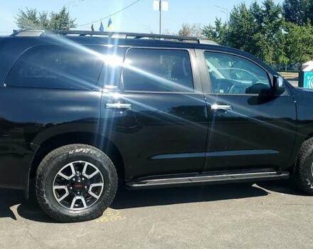 Черный Тойота Секвойя, объемом двигателя 5.7 л и пробегом 280 тыс. км за 27500 $, фото 5 на Automoto.ua