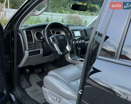 Черный Тойота Секвойя, объемом двигателя 5.66 л и пробегом 188 тыс. км за 32500 $, фото 22 на Automoto.ua