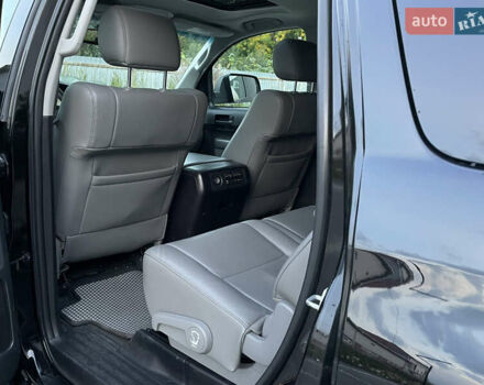 Черный Тойота Секвойя, объемом двигателя 5.66 л и пробегом 188 тыс. км за 30900 $, фото 25 на Automoto.ua