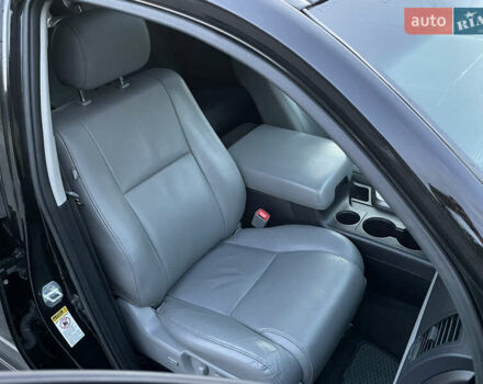 Черный Тойота Секвойя, объемом двигателя 5.66 л и пробегом 188 тыс. км за 30900 $, фото 24 на Automoto.ua