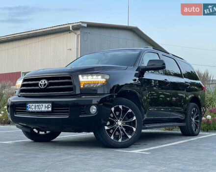 Черный Тойота Секвойя, объемом двигателя 5.66 л и пробегом 188 тыс. км за 32500 $, фото 6 на Automoto.ua