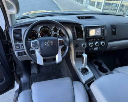 Черный Тойота Секвойя, объемом двигателя 5.7 л и пробегом 71 тыс. км за 25100 $, фото 6 на Automoto.ua