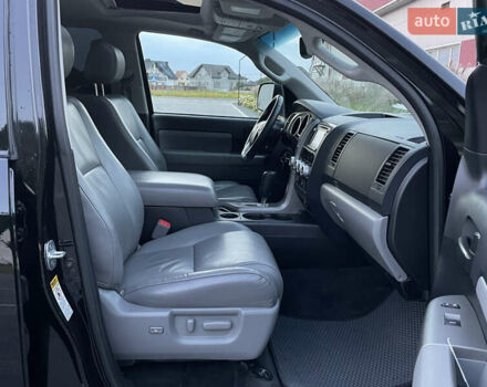 Черный Тойота Секвойя, объемом двигателя 5.66 л и пробегом 188 тыс. км за 32500 $, фото 26 на Automoto.ua