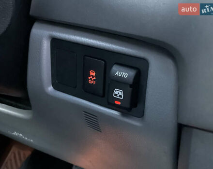 Черный Тойота Секвойя, объемом двигателя 5.66 л и пробегом 188 тыс. км за 30900 $, фото 35 на Automoto.ua