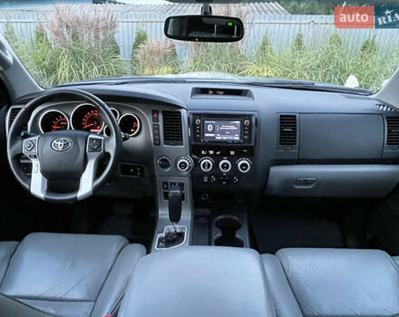 Черный Тойота Секвойя, объемом двигателя 5.66 л и пробегом 188 тыс. км за 32500 $, фото 19 на Automoto.ua
