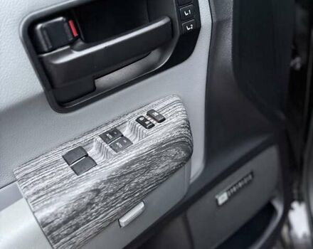 Черный Тойота Секвойя, объемом двигателя 5.7 л и пробегом 107 тыс. км за 41900 $, фото 25 на Automoto.ua