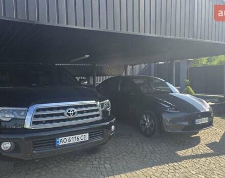 Черный Тойота Секвойя, объемом двигателя 5.7 л и пробегом 88 тыс. км за 39500 $, фото 2 на Automoto.ua