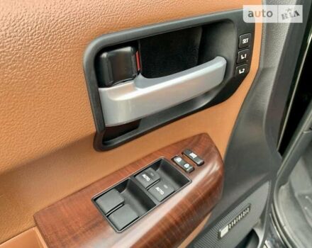 Черный Тойота Секвойя, объемом двигателя 5.7 л и пробегом 120 тыс. км за 46000 $, фото 32 на Automoto.ua