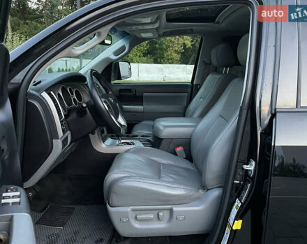 Черный Тойота Секвойя, объемом двигателя 5.66 л и пробегом 188 тыс. км за 32500 $, фото 23 на Automoto.ua