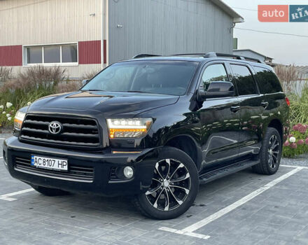 Черный Тойота Секвойя, объемом двигателя 5.66 л и пробегом 188 тыс. км за 32500 $, фото 5 на Automoto.ua