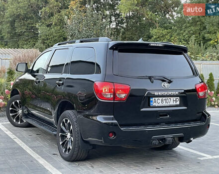 Черный Тойота Секвойя, объемом двигателя 5.66 л и пробегом 188 тыс. км за 30900 $, фото 7 на Automoto.ua