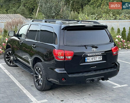 Черный Тойота Секвойя, объемом двигателя 5.66 л и пробегом 188 тыс. км за 30900 $, фото 9 на Automoto.ua