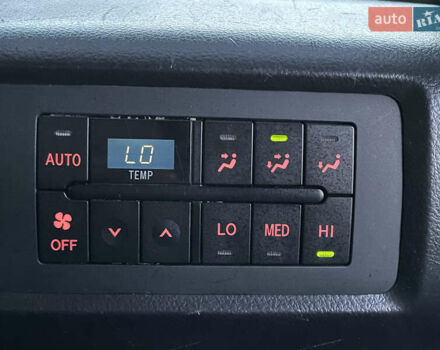 Черный Тойота Секвойя, объемом двигателя 5.66 л и пробегом 188 тыс. км за 30900 $, фото 36 на Automoto.ua