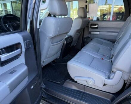 Черный Тойота Секвойя, объемом двигателя 5.7 л и пробегом 71 тыс. км за 25100 $, фото 9 на Automoto.ua