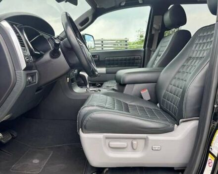 Чорний Тойота Секвойя, об'ємом двигуна 5.66 л та пробігом 125 тис. км за 39990 $, фото 6 на Automoto.ua