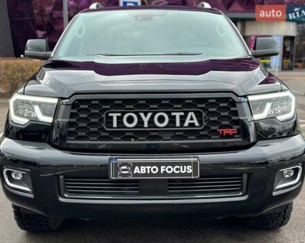 Черный Тойота Секвойя, объемом двигателя 5.66 л и пробегом 114 тыс. км за 34990 $, фото 2 на Automoto.ua