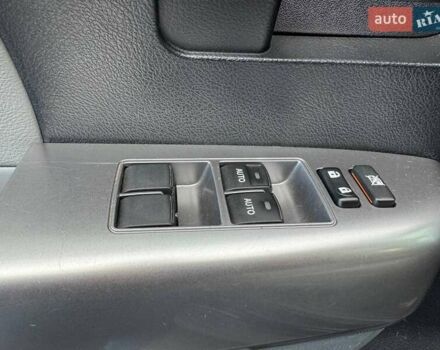 Черный Тойота Секвойя, объемом двигателя 5.66 л и пробегом 114 тыс. км за 34990 $, фото 19 на Automoto.ua