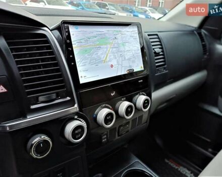 Черный Тойота Секвойя, объемом двигателя 5.66 л и пробегом 115 тыс. км за 39500 $, фото 48 на Automoto.ua