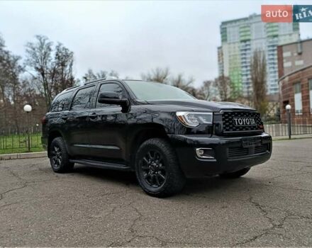 Черный Тойота Секвойя, объемом двигателя 5.66 л и пробегом 115 тыс. км за 39500 $, фото 5 на Automoto.ua