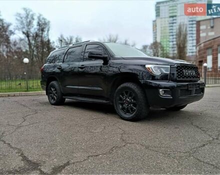 Черный Тойота Секвойя, объемом двигателя 5.66 л и пробегом 115 тыс. км за 39500 $, фото 6 на Automoto.ua