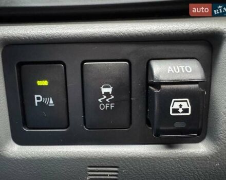 Черный Тойота Секвойя, объемом двигателя 5.66 л и пробегом 114 тыс. км за 34990 $, фото 22 на Automoto.ua