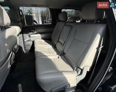 Черный Тойота Секвойя, объемом двигателя 5.66 л и пробегом 114 тыс. км за 34990 $, фото 9 на Automoto.ua