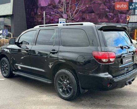 Черный Тойота Секвойя, объемом двигателя 5.66 л и пробегом 114 тыс. км за 34990 $, фото 5 на Automoto.ua