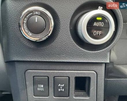 Черный Тойота Секвойя, объемом двигателя 5.66 л и пробегом 114 тыс. км за 34990 $, фото 25 на Automoto.ua